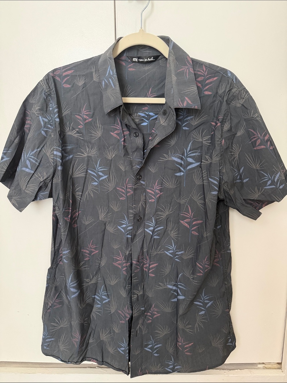 Travis Mathew gray button down dress shirt M